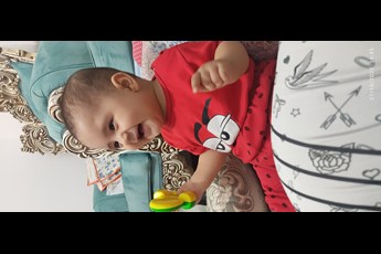 خنده های نی نی 