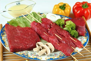 مصرف گوشت گاو و گوساله موجب بروز تیرگی رنگ چهره, افکار منفی و یبوست میشود
