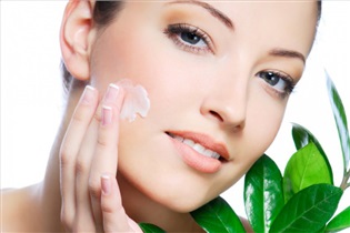 چرا پاک کردن آرایش ضروری است؟
