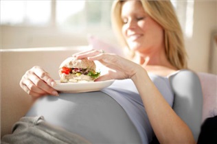 طب سنتی چه جایگزینی برای مصرف چربی در بارداری دارد؟