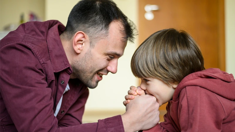 پدران امروزی چگونه می‌توانند الگوی احساسی بهتری باشند؟