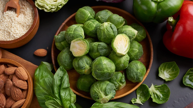 غذاهای ممنوعه در دوران شیردهی؛ از نفخ تا آلرژی نوزاد