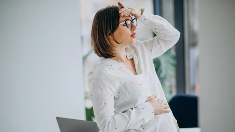 تغییرات خلق‌وخو در بارداری؛ چطور با نوسانات احساسی کنار بیاییم؟