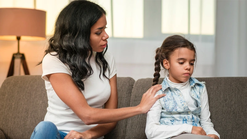 چطور در لحظه به کودک ترسیده کمک کنیم و ترسش رو مدیریت کنیم؟