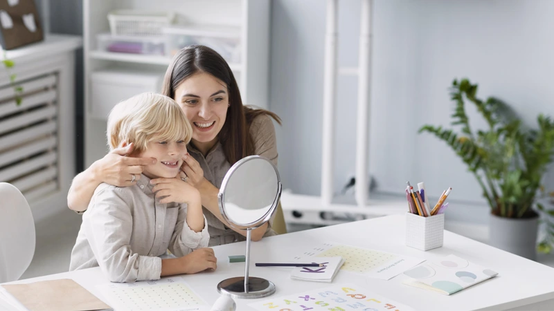 گفتار درمانی در منزل؛ بهترین تمرین‌های خانگی برای بهبود گفتار کودکان