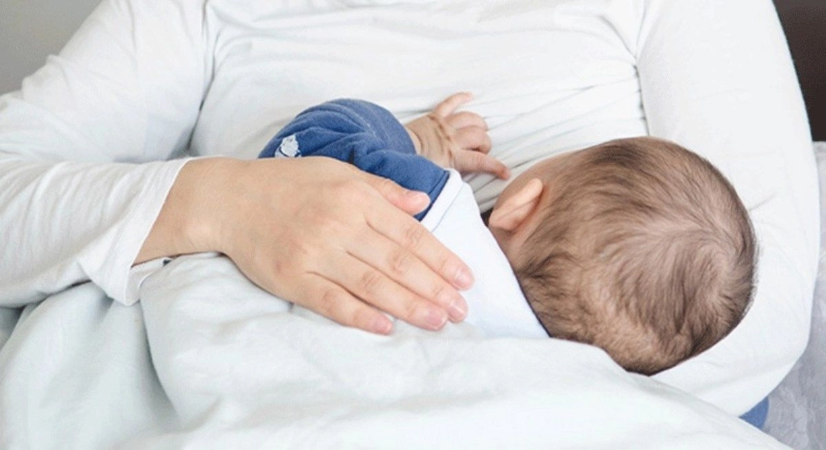 تعداد دفعات مناسب شیردهی به نوزاد