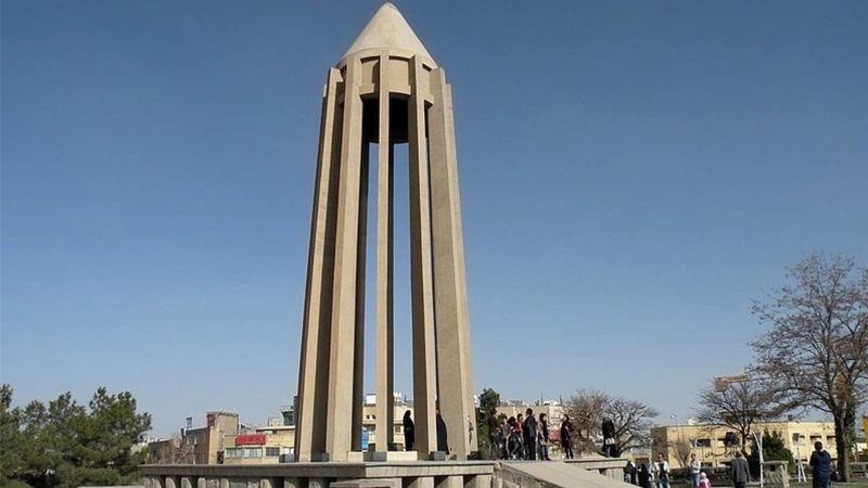 زندگی‌نامه هوشنگ سیحون