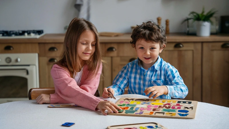 بازی فکری کودک در خانه؛ تقویت هوش بدون هزینه 