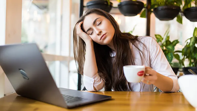 چرا همه احساس خستگی دائمی دارند؟ 