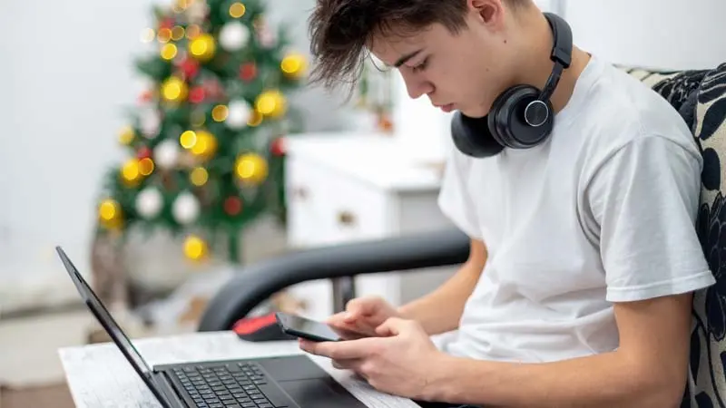 نوجوان‌ها با ChatGPT تکلیف انجام می‌دهند؛ فرصت است یا تهدید؟