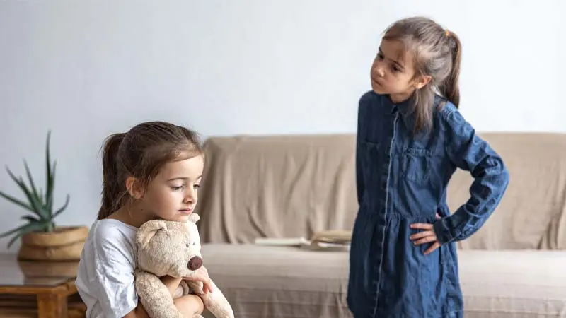 وقتی کودک حسودی می‌کند چه کنیم؟