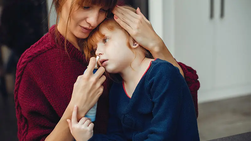 آیا گریه کردن جلوی کودک اشکال دارد؟